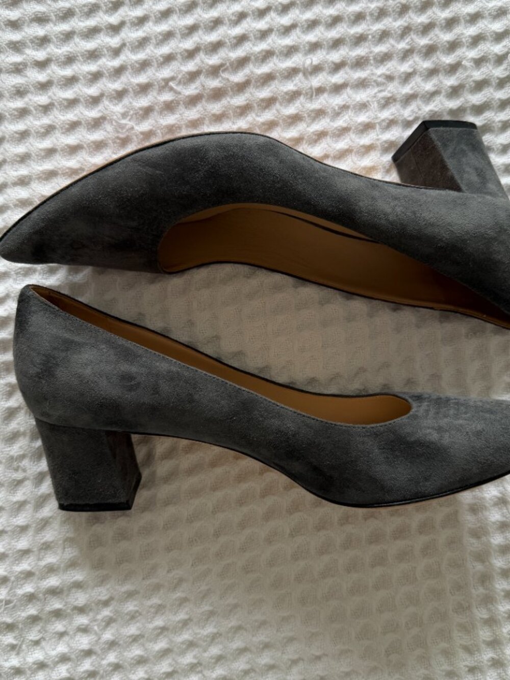 M Gemi The Lustro Suede Block Heel - Picture 2 of 5
